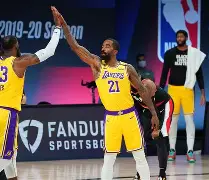 赛前体能课后,洛杉矶湖人刷新队史纪录备战欧超杯,话题不断,轮换策略成焦点 赛前体能课后,洛杉矶湖人刷新队史纪录备战欧超杯,话题不断,轮换策略成焦点