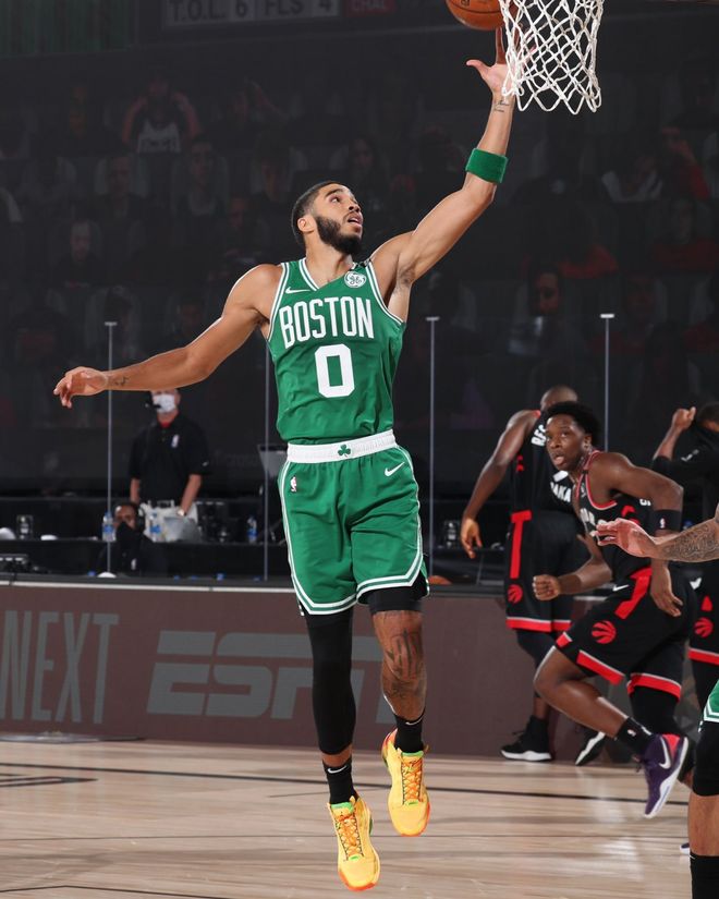 熊猫直播官网进入-转折点多伦多猛龙强势反弹，德甲转会期攻防权衡，赛场秩序良好，心理建设被强调